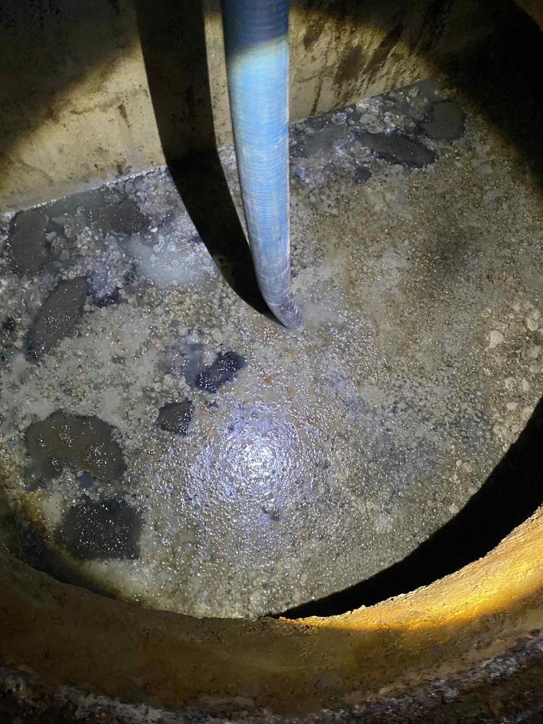 15 - https://รุ่งเรืองเซอร์วิสดูดส้วม.com | บริการรถดูดส้วม สูบส้วม สูบไขมันเร่งด่วนในกรุงเทพฯ และปริมณฑล โดยทีมงานมืออาชีพประสบการณ์กว่า 10 ปี แก้ปัญหาตรงจุด ไม่ต้องทุบรื้อ พร้อมให้บริการ 24 ชม.