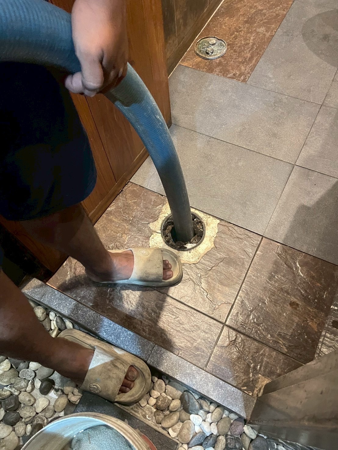 18 - https://รุ่งเรืองเซอร์วิสดูดส้วม.com | บริการรถดูดส้วม สูบส้วม สูบไขมันเร่งด่วนในกรุงเทพฯ และปริมณฑล โดยทีมงานมืออาชีพประสบการณ์กว่า 10 ปี แก้ปัญหาตรงจุด ไม่ต้องทุบรื้อ พร้อมให้บริการ 24 ชม.